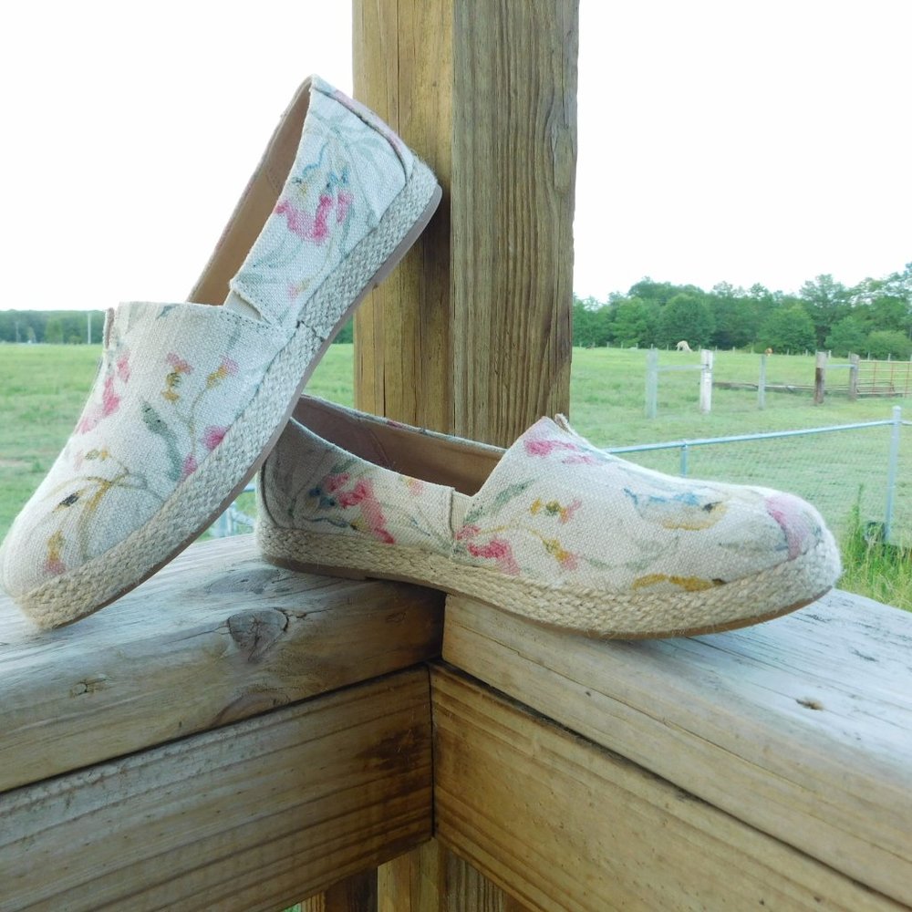 BOC Canvas Floral Espadrilles  Sz 8.5